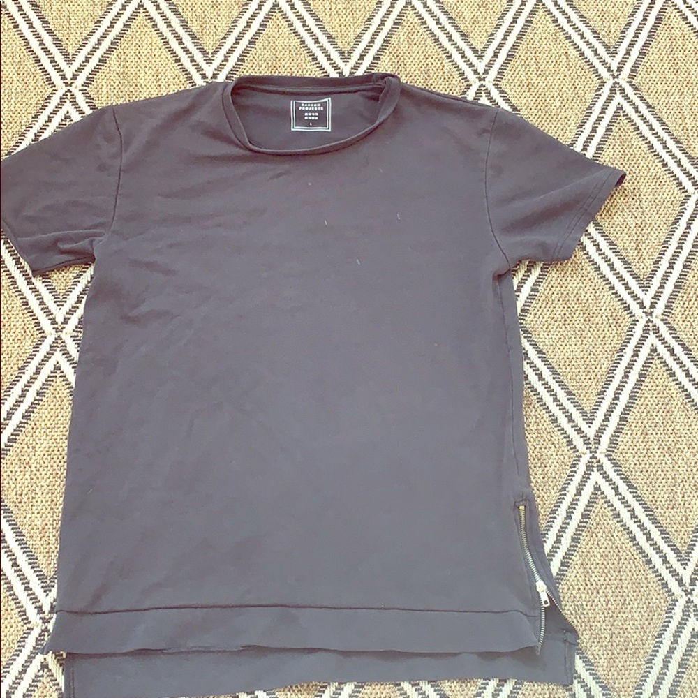 Black short-sleeve t-shirt, bottom zip-up